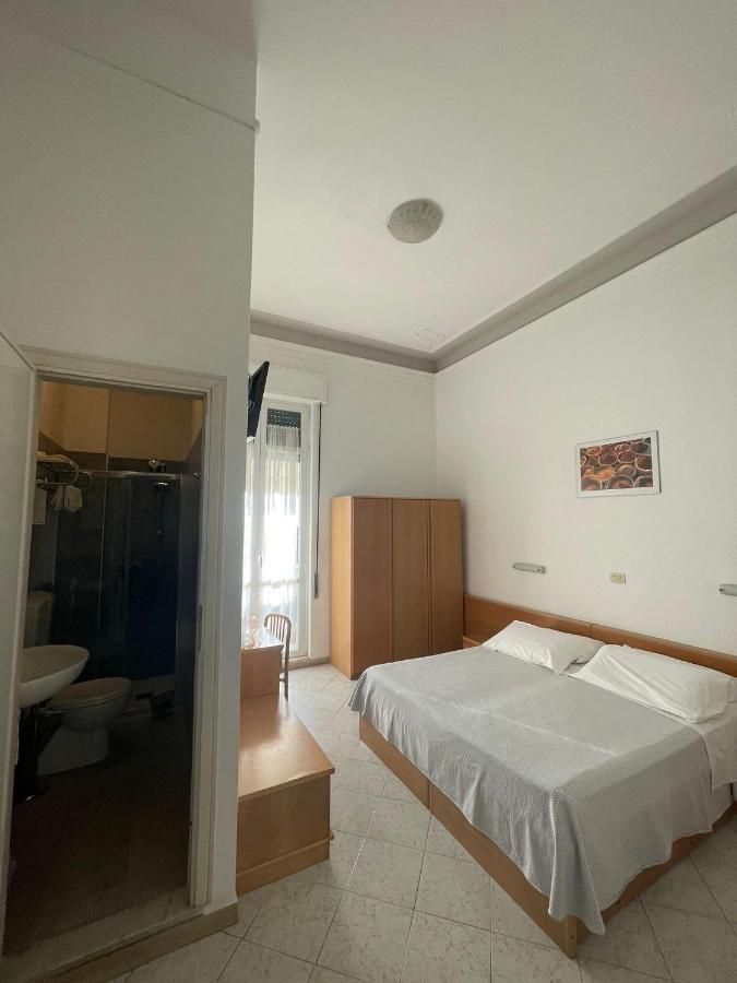 Hotel Valdinievole Lido di Camaiore Exterior foto