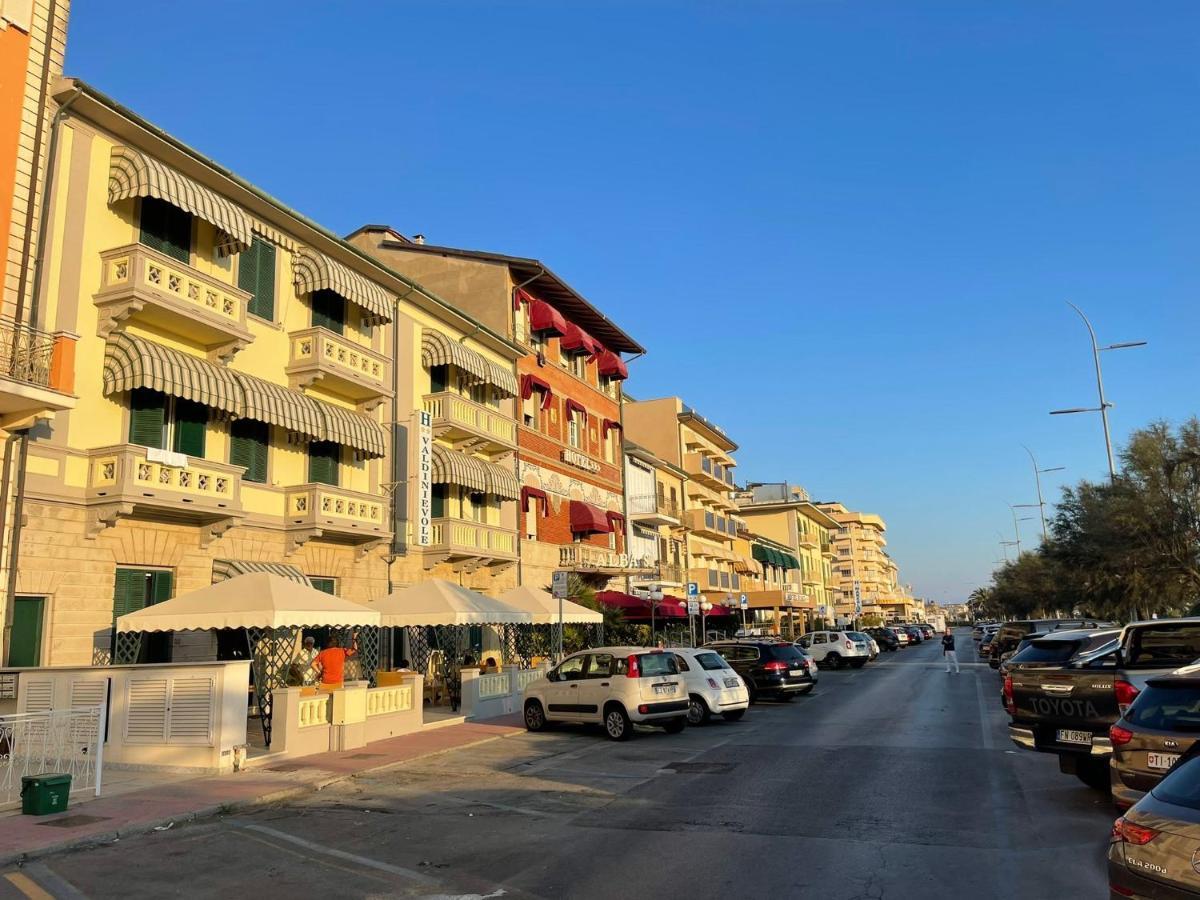 Hotel Valdinievole Lido di Camaiore Exterior foto
