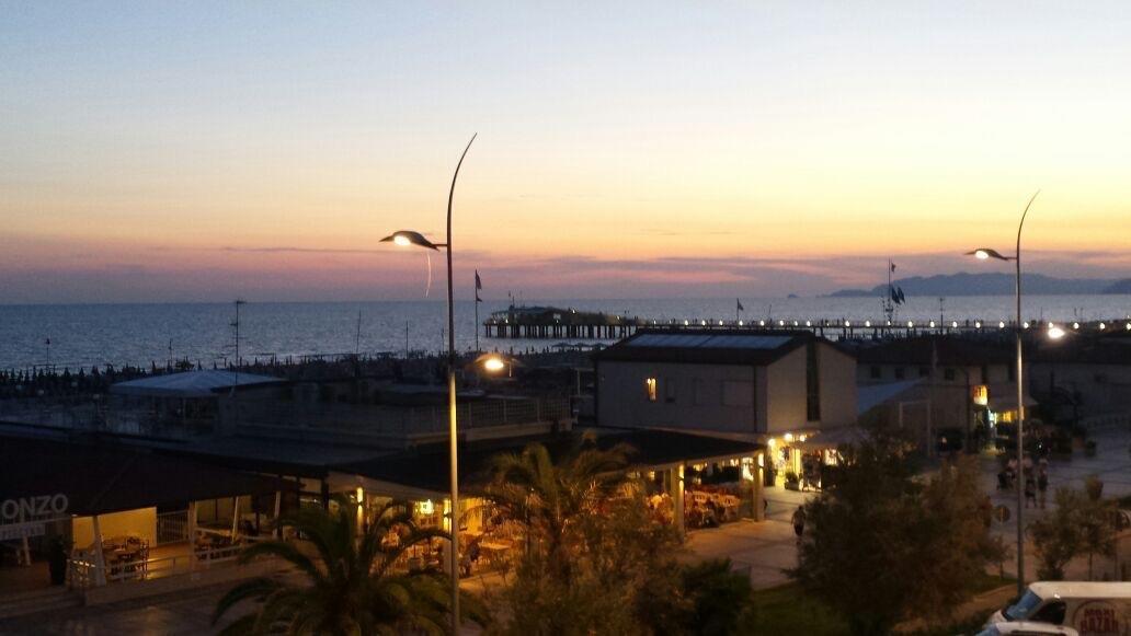 Hotel Valdinievole Lido di Camaiore Exterior foto