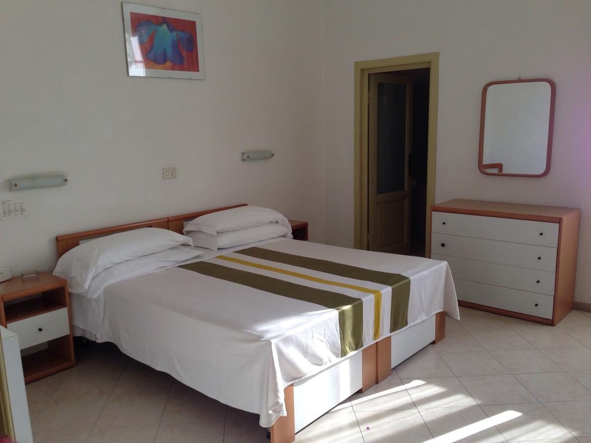 Hotel Valdinievole Lido di Camaiore Exterior foto