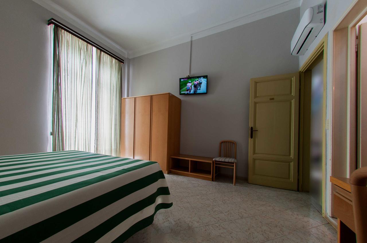 Hotel Valdinievole Lido di Camaiore Exterior foto