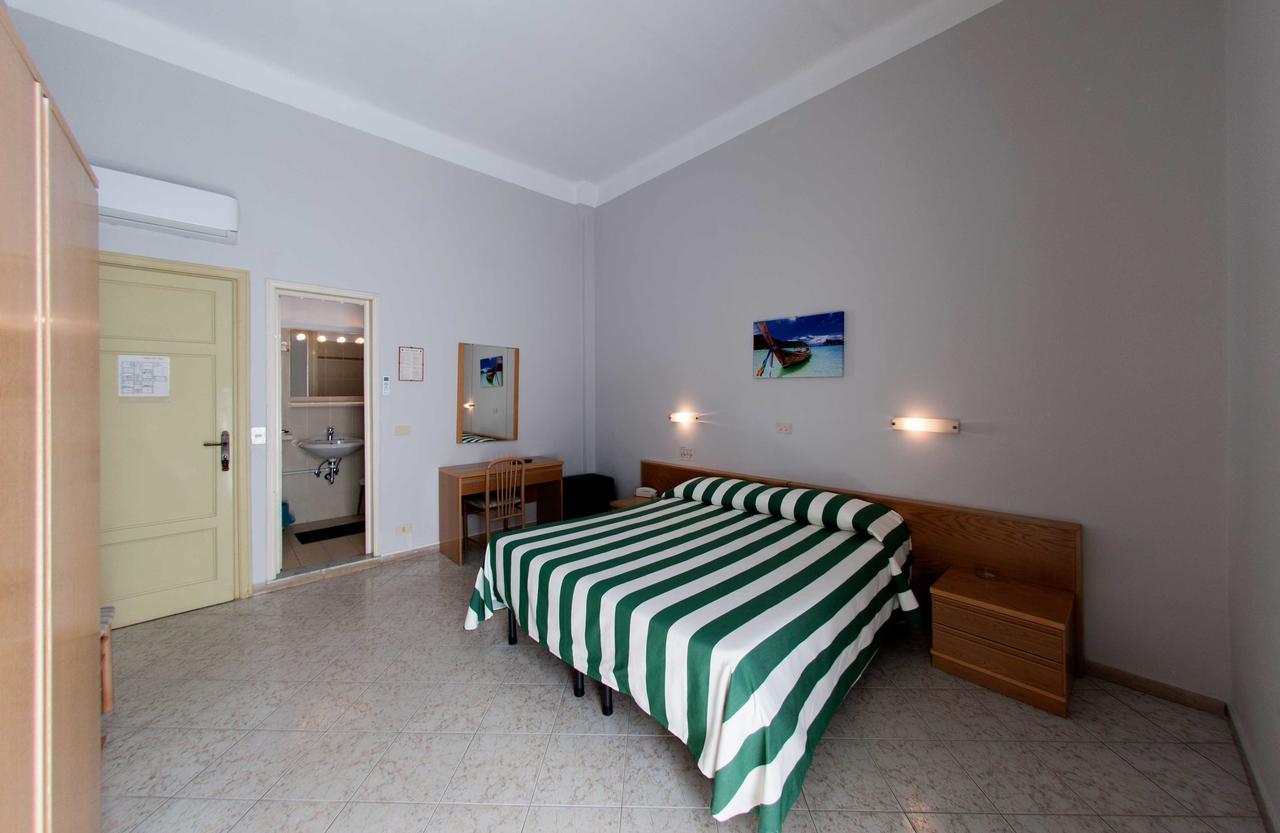 Hotel Valdinievole Lido di Camaiore Exterior foto