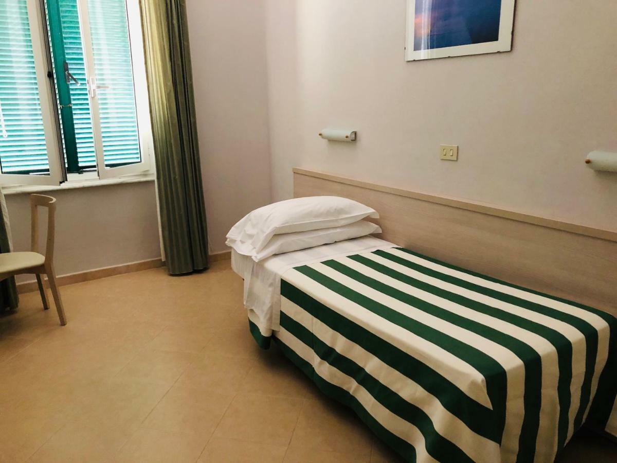 Hotel Valdinievole Lido di Camaiore Exterior foto